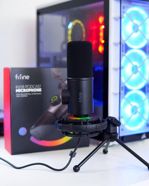 FIFINE K658 USB Dynamic Cardioid Podcast Microphone With A Live Monitoring, Gain Control, Mute Button