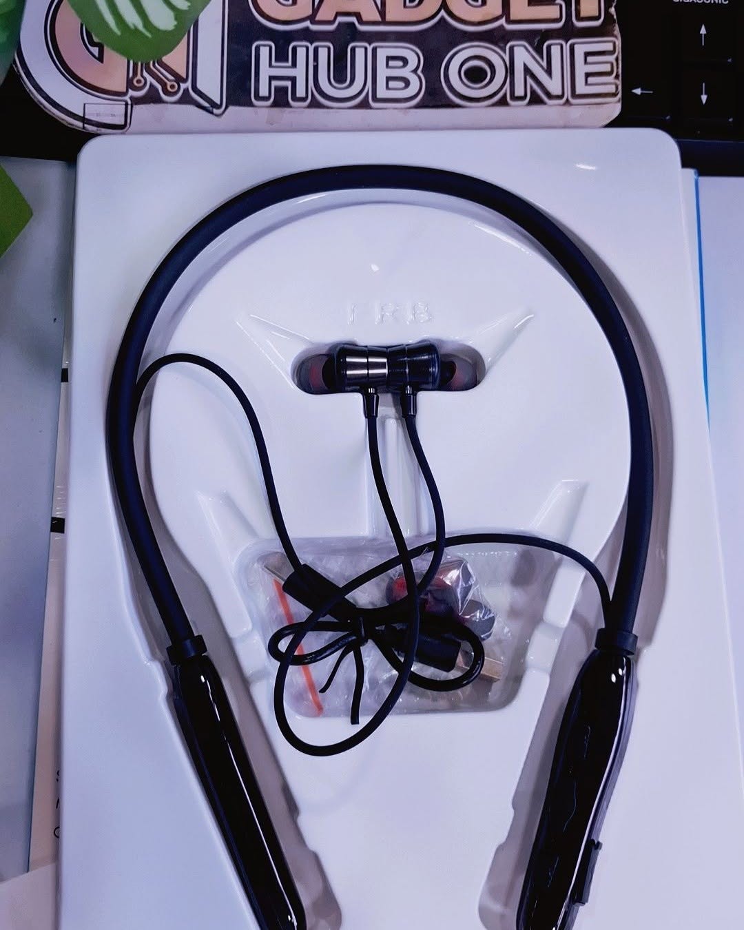 FRB N30 320H Magnetic ON OFF Metal Ear Neckband